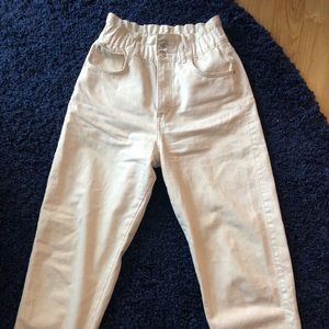 PULL&BEAR slouchy white jeans